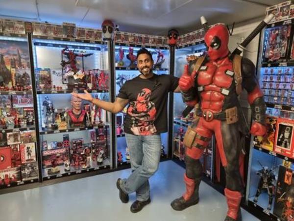 漫画书超级粉丝加雷斯·彼得·帕利尼,来自奥法利郡克劳根,拥有世界上最大的死侍纪念品收藏。图片:吉尼斯世界纪录 漫画书超级粉丝加雷斯·彼得·帕利尼,来自奥法利郡克劳根,拥有世界上最大的死侍纪念品收藏。图片:吉尼斯世界纪录